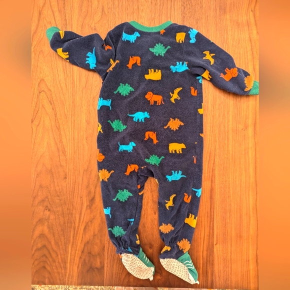 25% discount bundle 3+! 2 Cozy fleece baby footie pajamas - bundle discount! - Picture 3 of 7